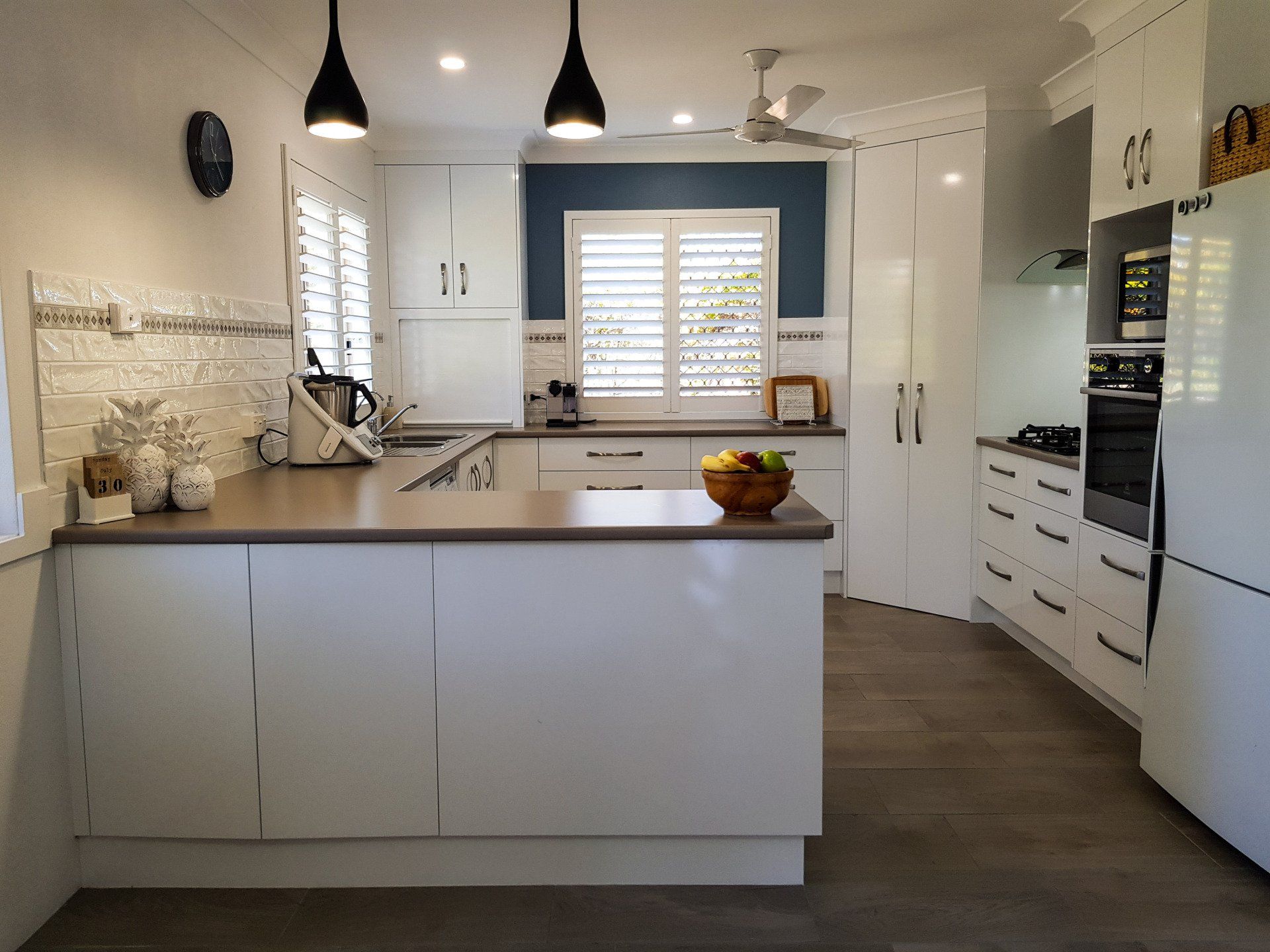 Kitchens Rockhampton Olive & White