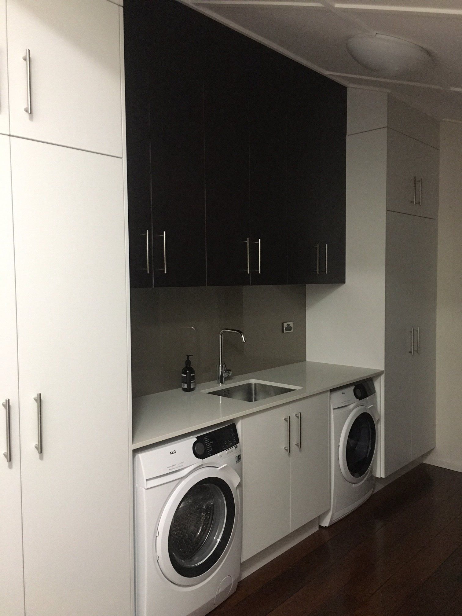 Expert Makers Rockhampton Olive & White