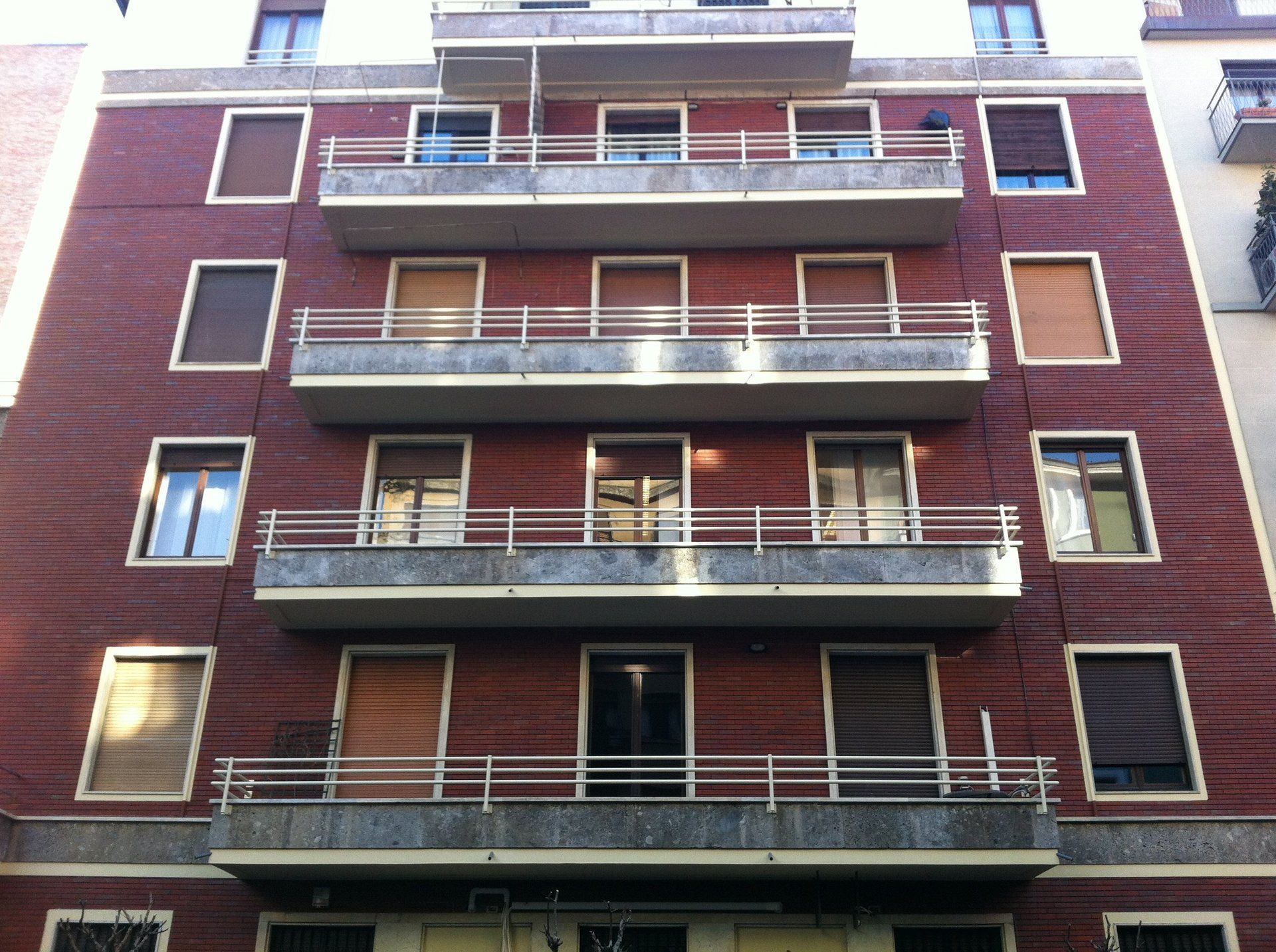 rifacimento facciata esterna di condimonio a Milano