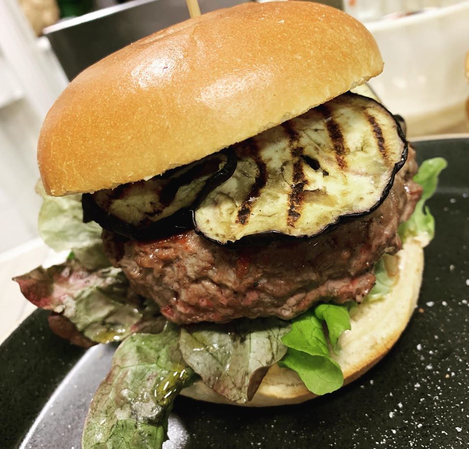 hamburger con verdure