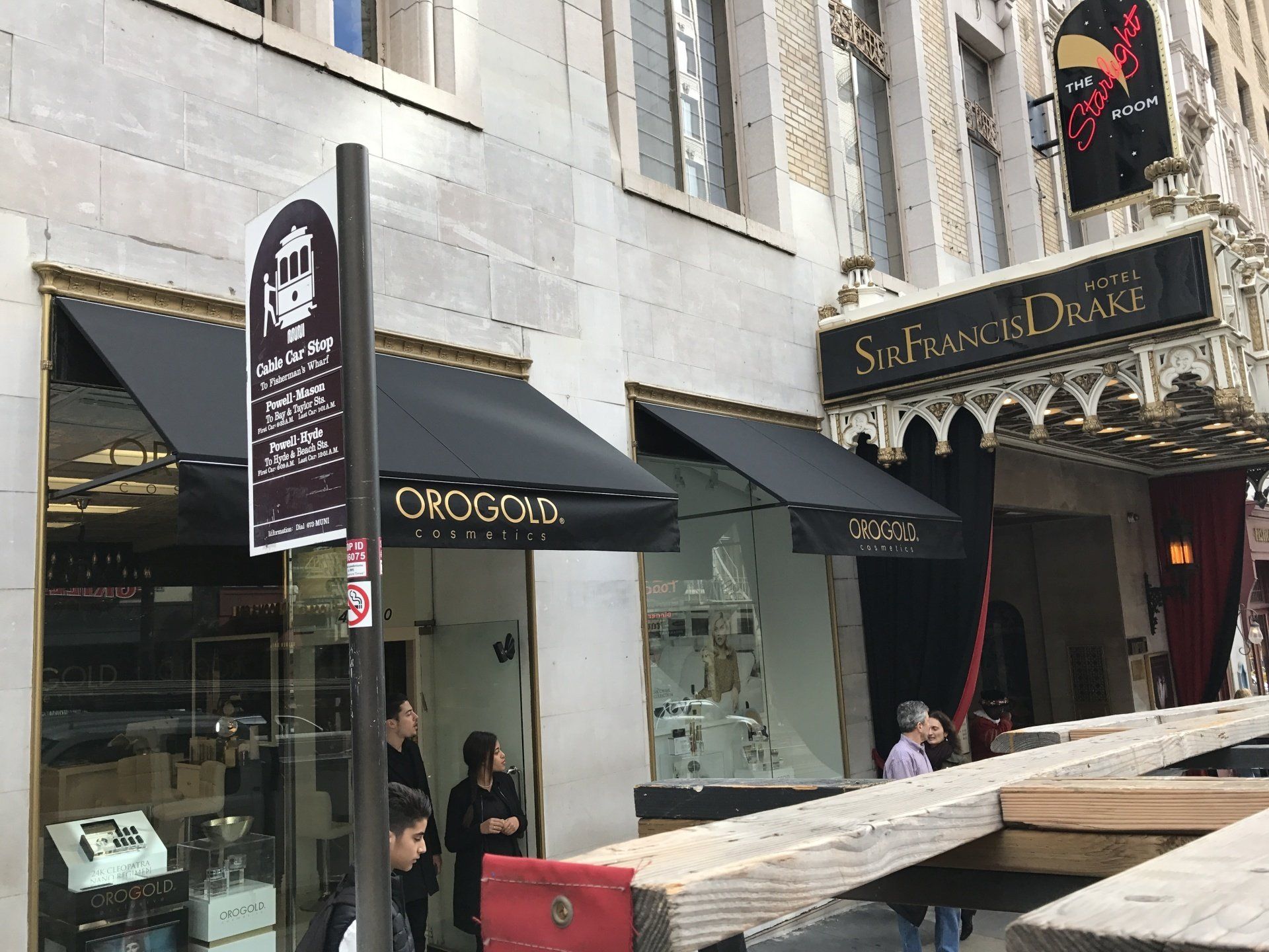 A building with a sign that says sir francisco drake