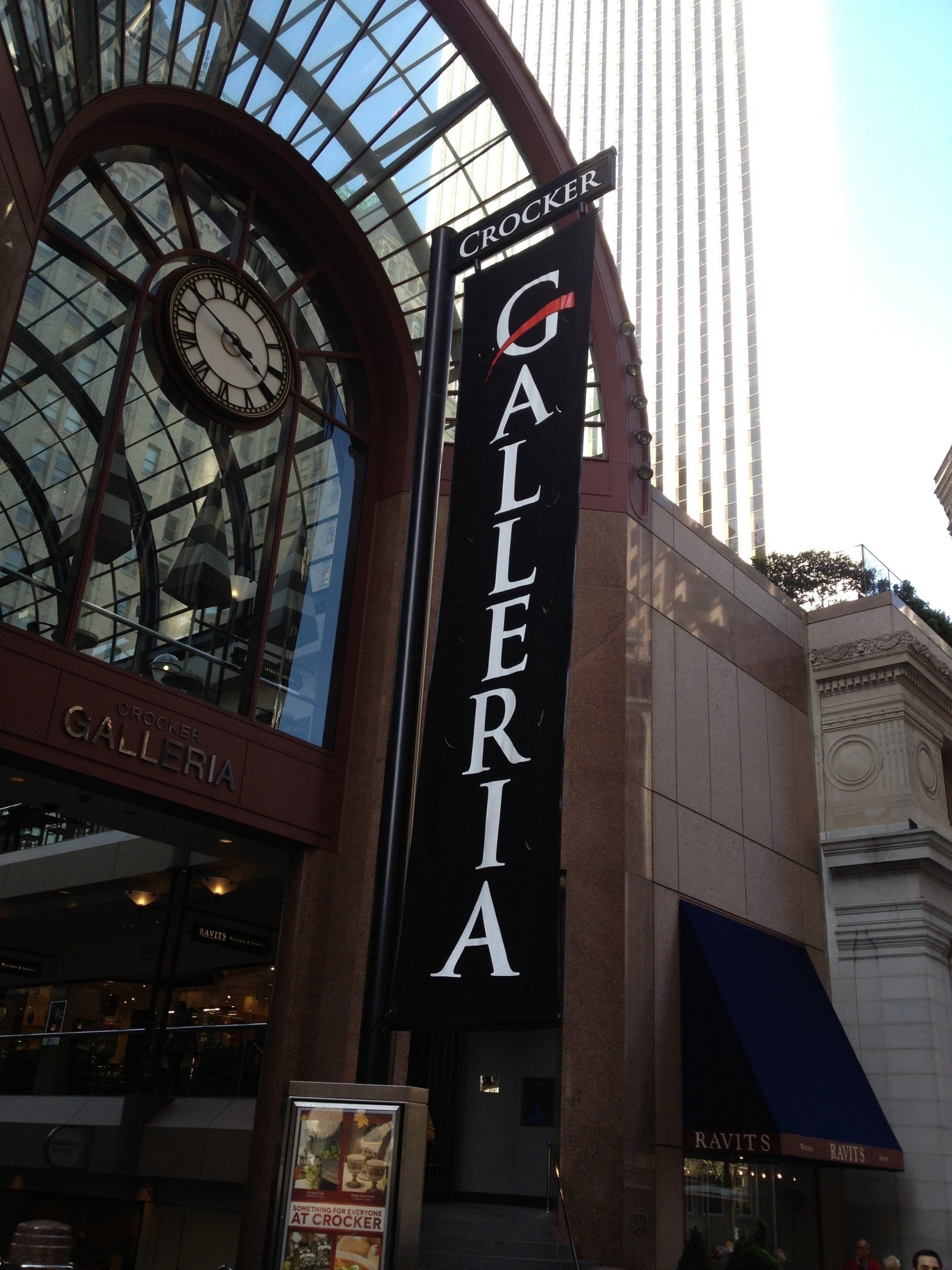 A building with a sign that says galleria on it