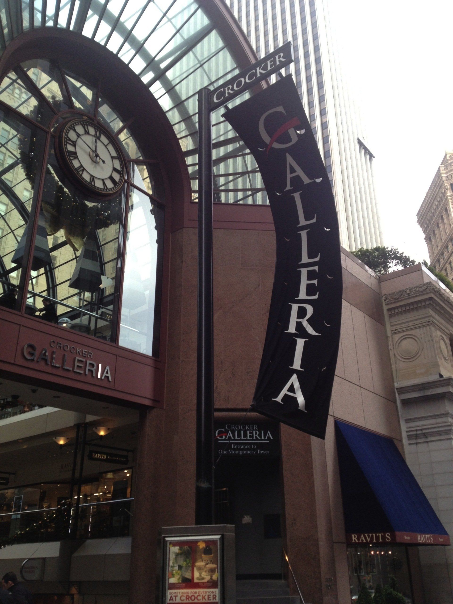A building with a sign that says galleria on it