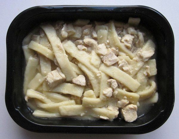 Mom's Meals Chicken and Noodles Tray