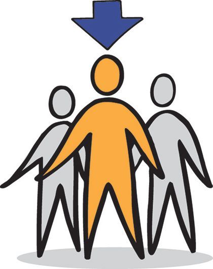 Orange figure centered with two gray figures and a blue arrow pointing down.