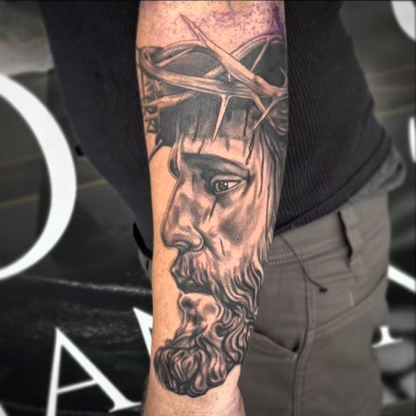 best men tattoo and face tattoo 