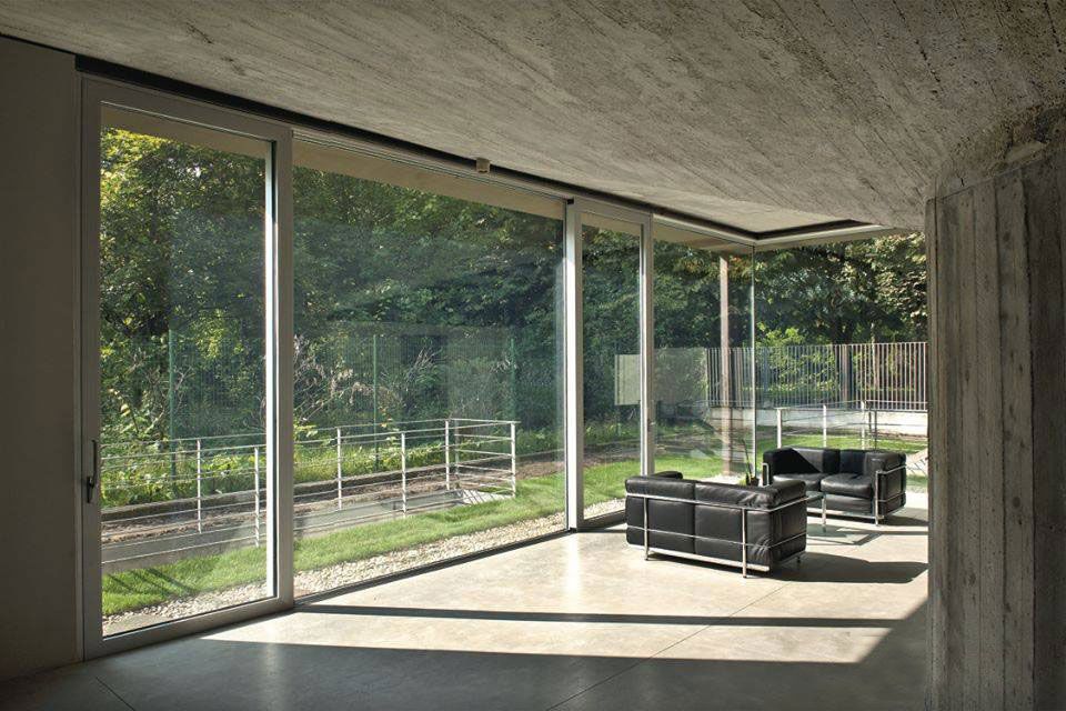 Vetrate su sala enorme