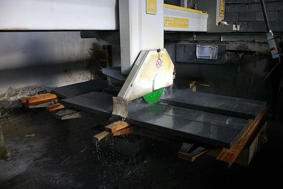 Taglio con sega circolare