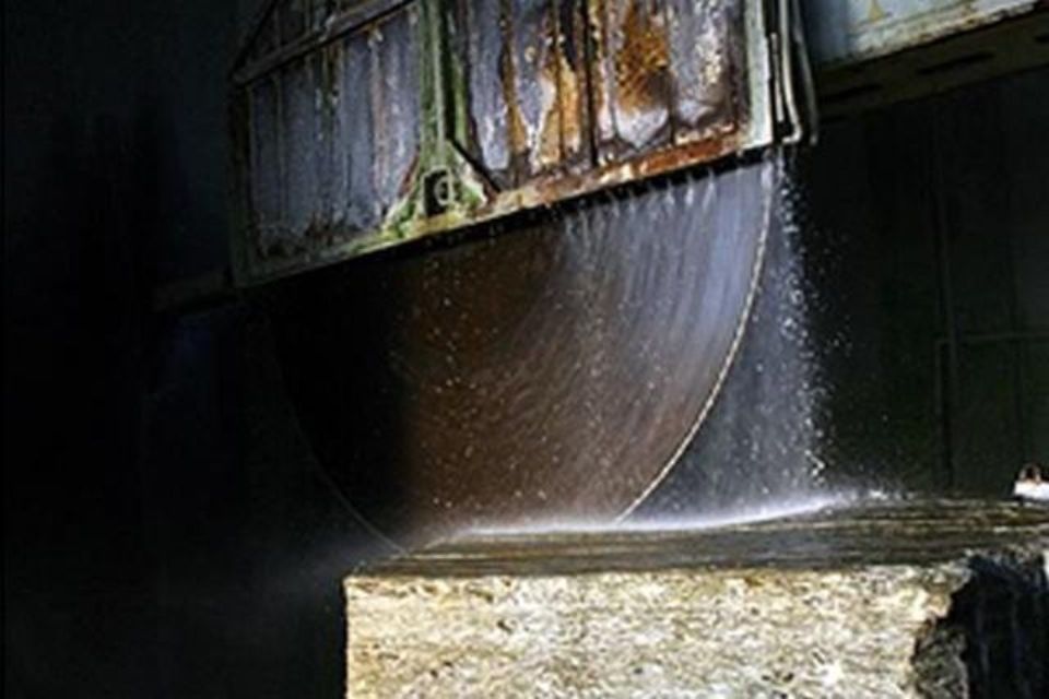 Taglio con sega rotonda