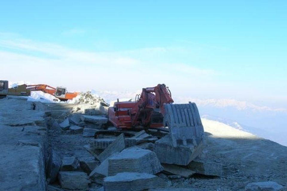 Estrazione pietra di Luserna