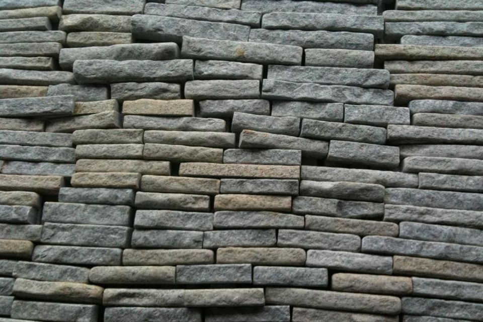 Parete pietre sottili