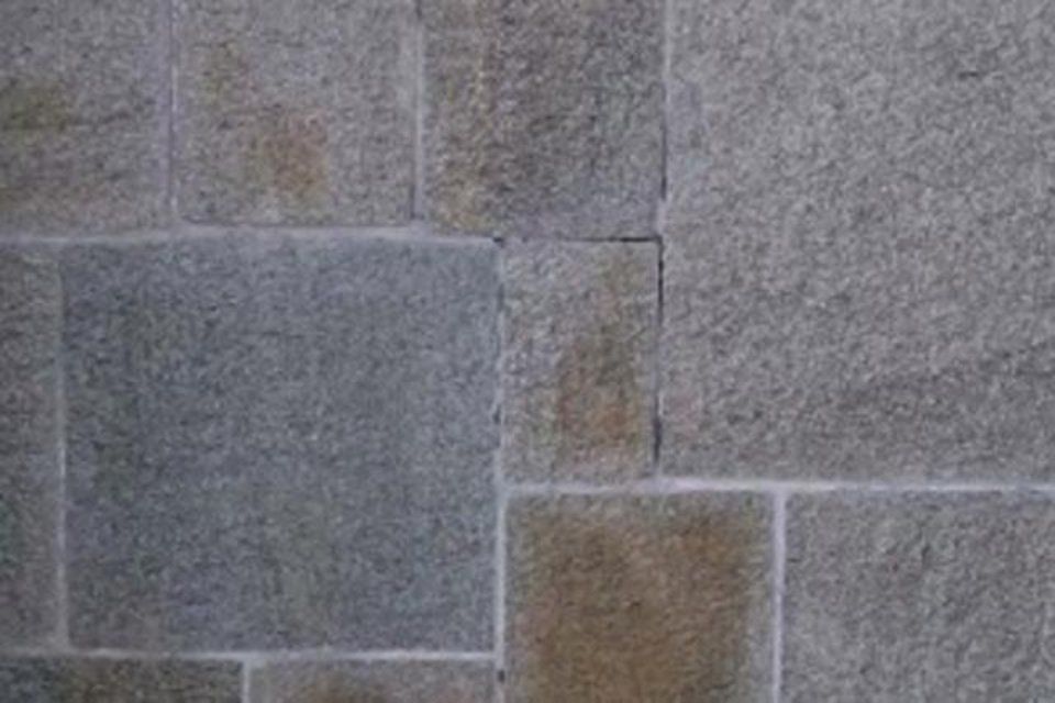 dettaglio pavimento piano a spacco coste tranciate