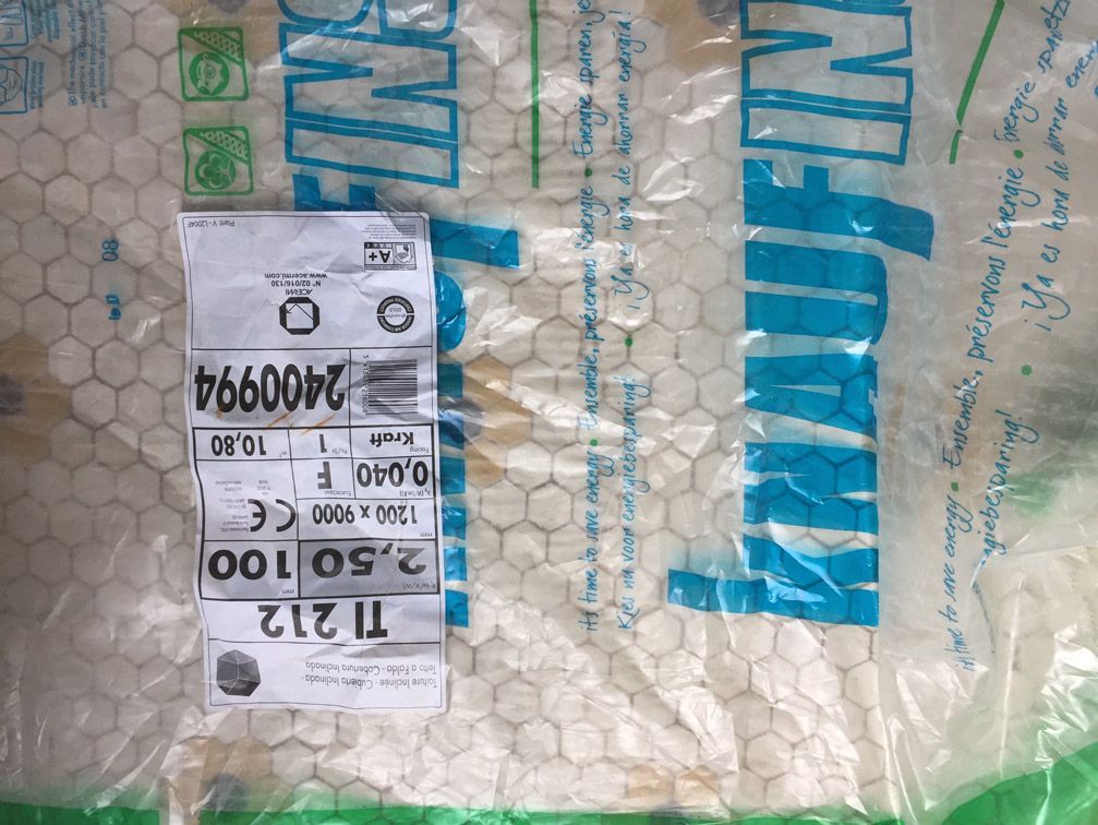 Un sac en plastique avec une étiquette indiquant t 212