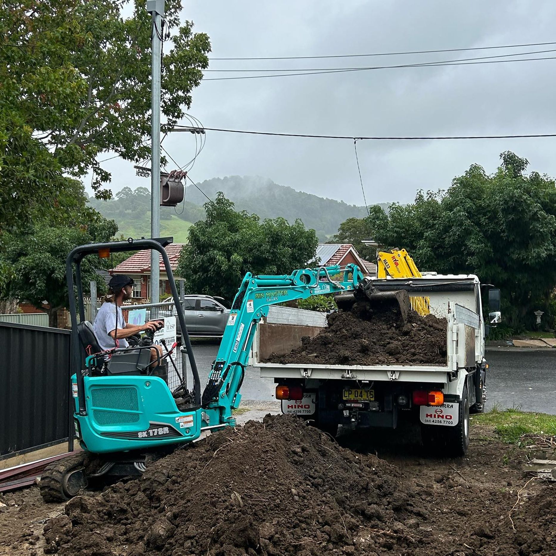 JayJay Hire excavator in action