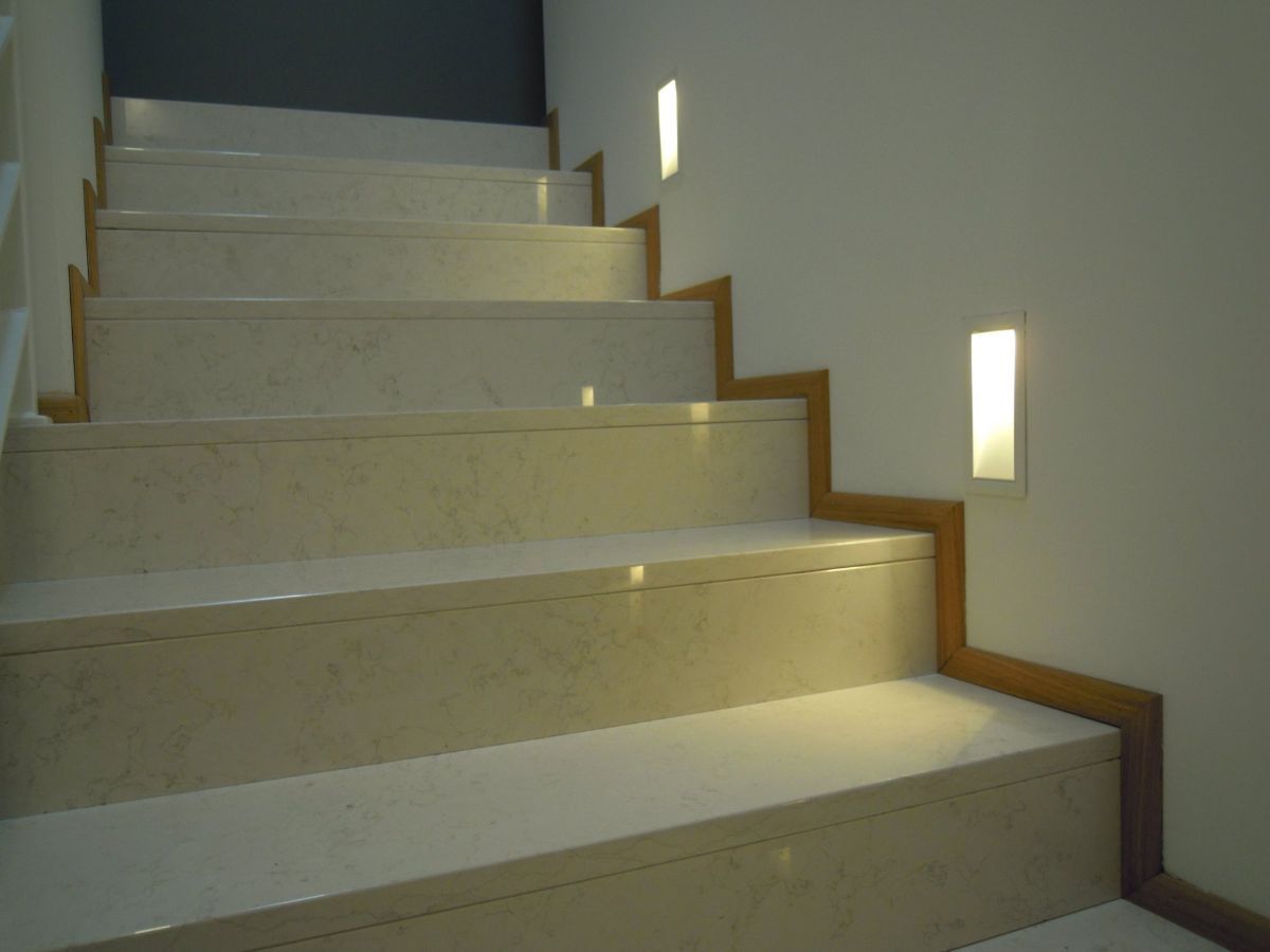 Solida scala in marmo