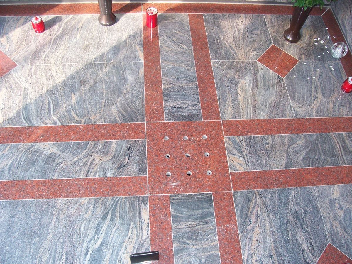 Pavimento cappella in marmo