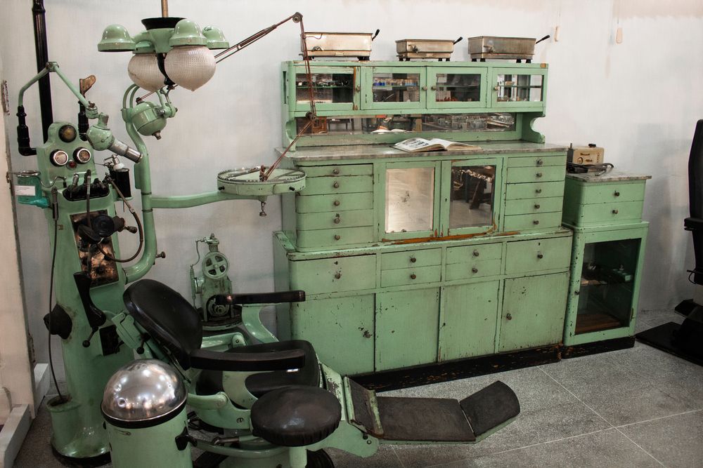 Old Dental Technology