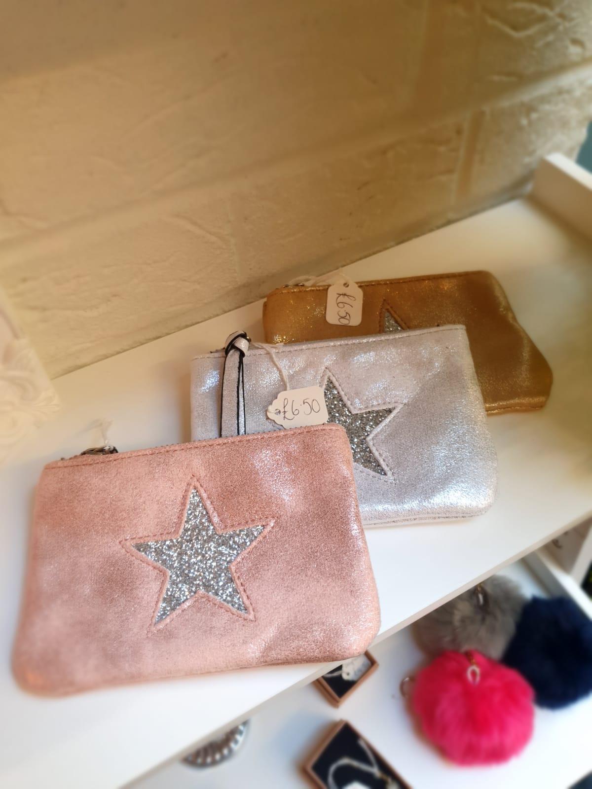 Pink bag with star icon