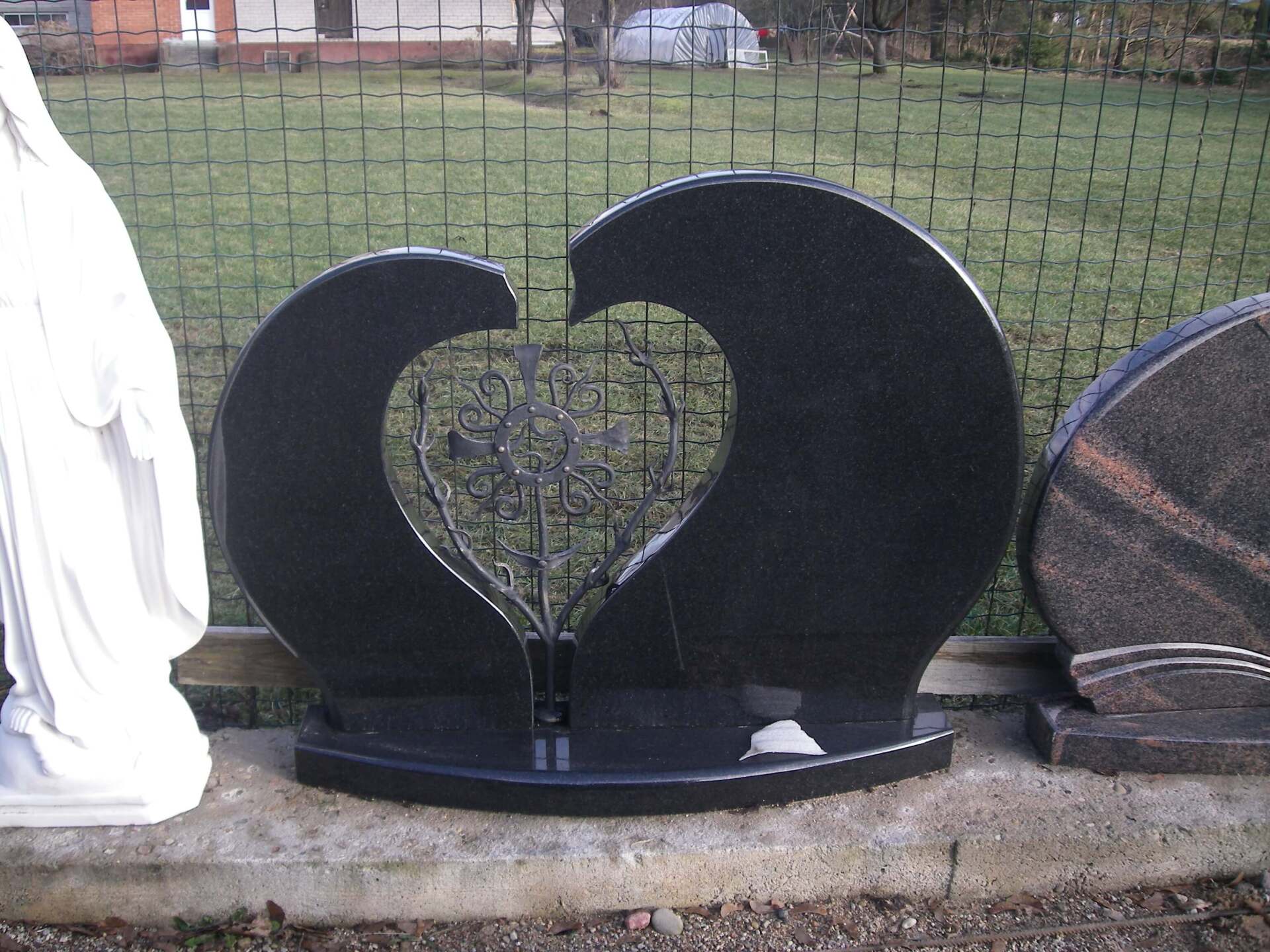 Dviejų dalių paminklas