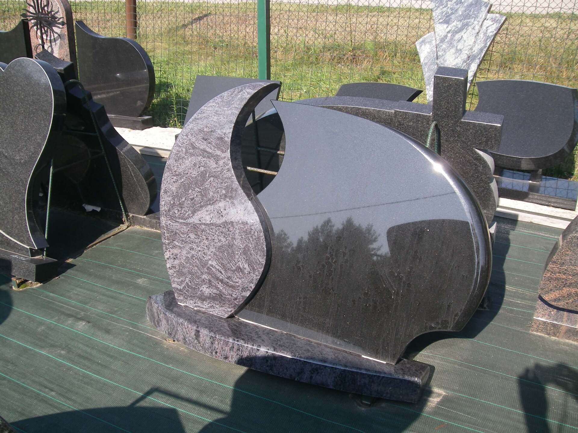 Dviejų dalių paminklas