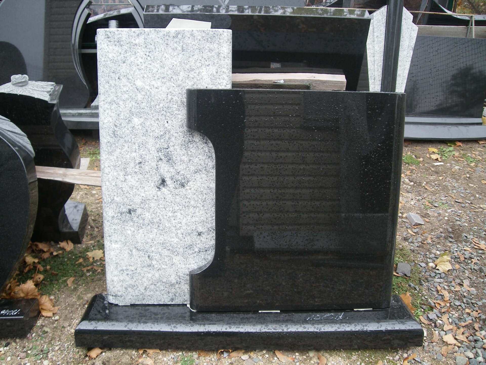 Dviejų dalių paminklas