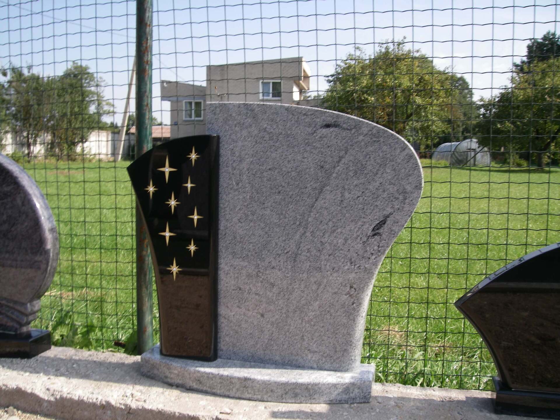 Dviejų dalių paminklas