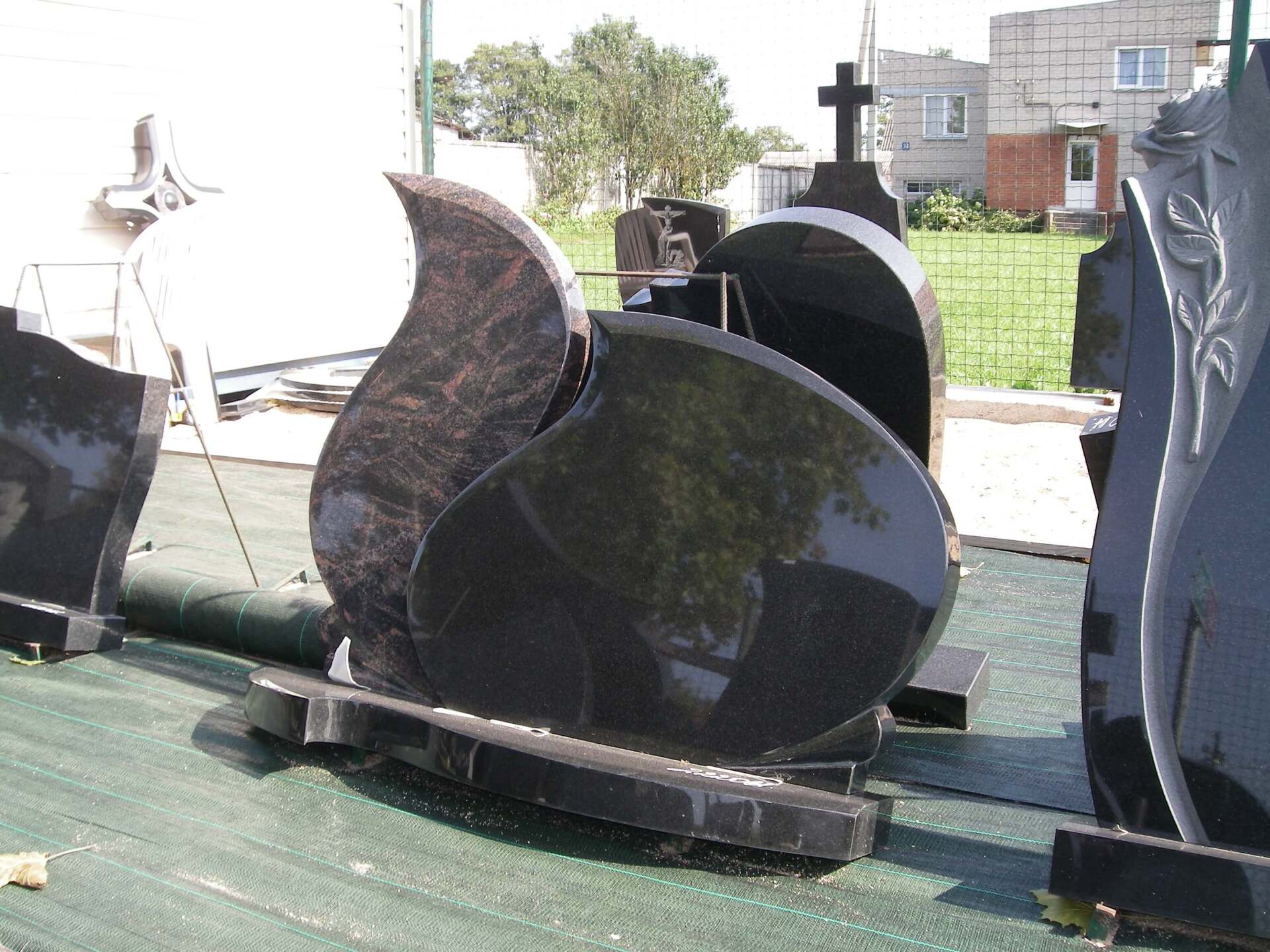 Dviejų dalių paminklas