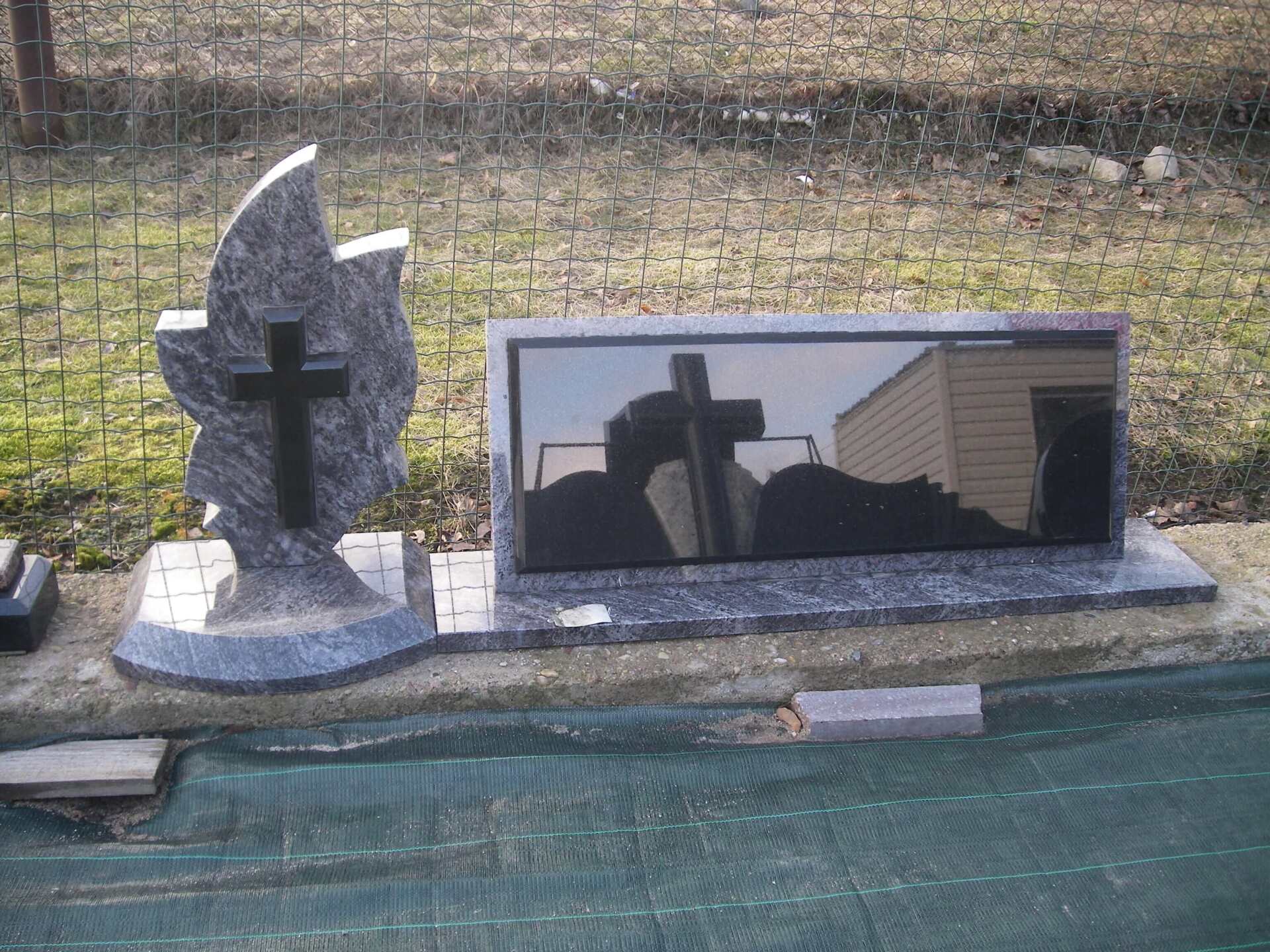 Dviejų dalių paminklas