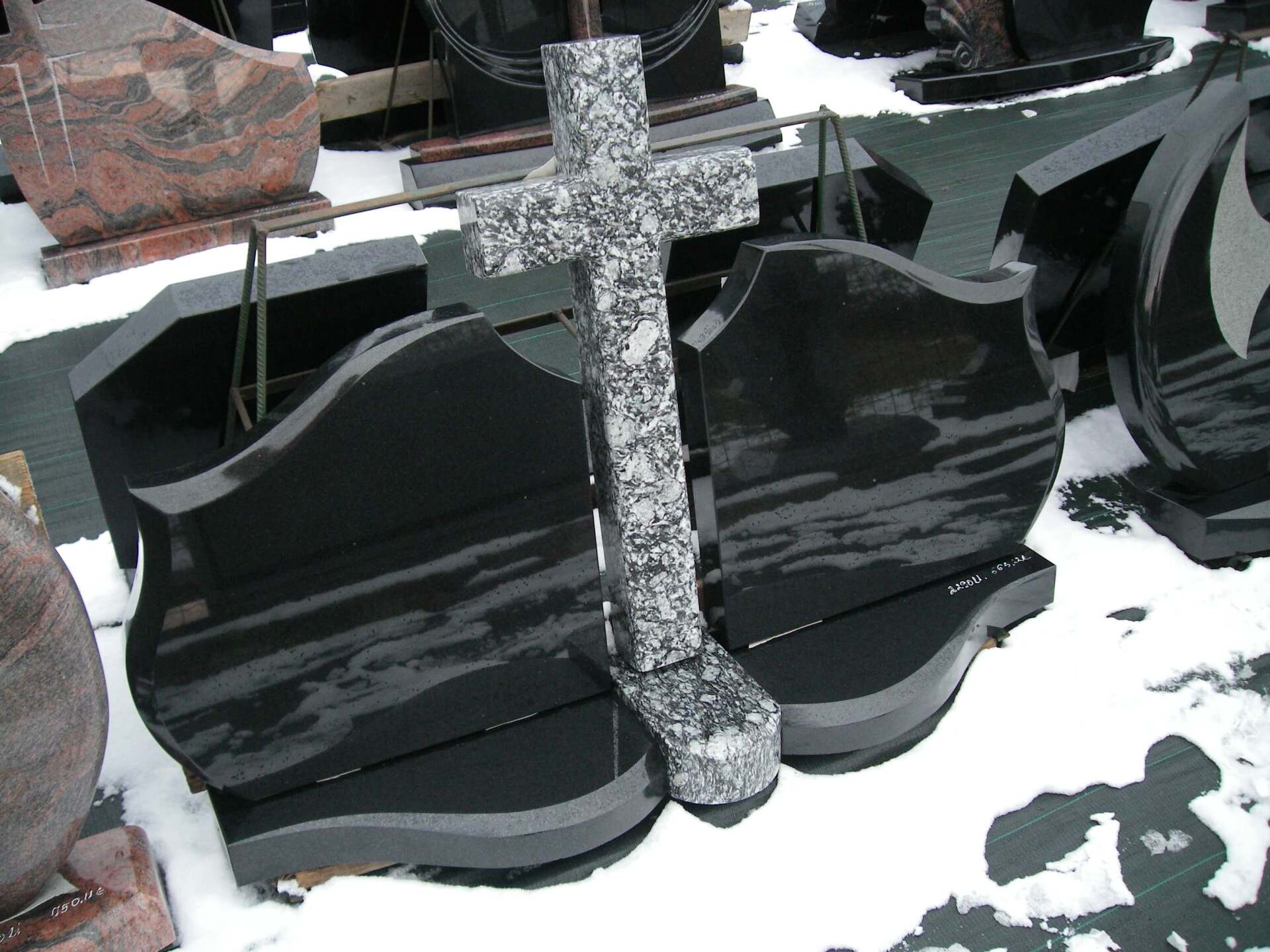 Trijų dalių paminklas