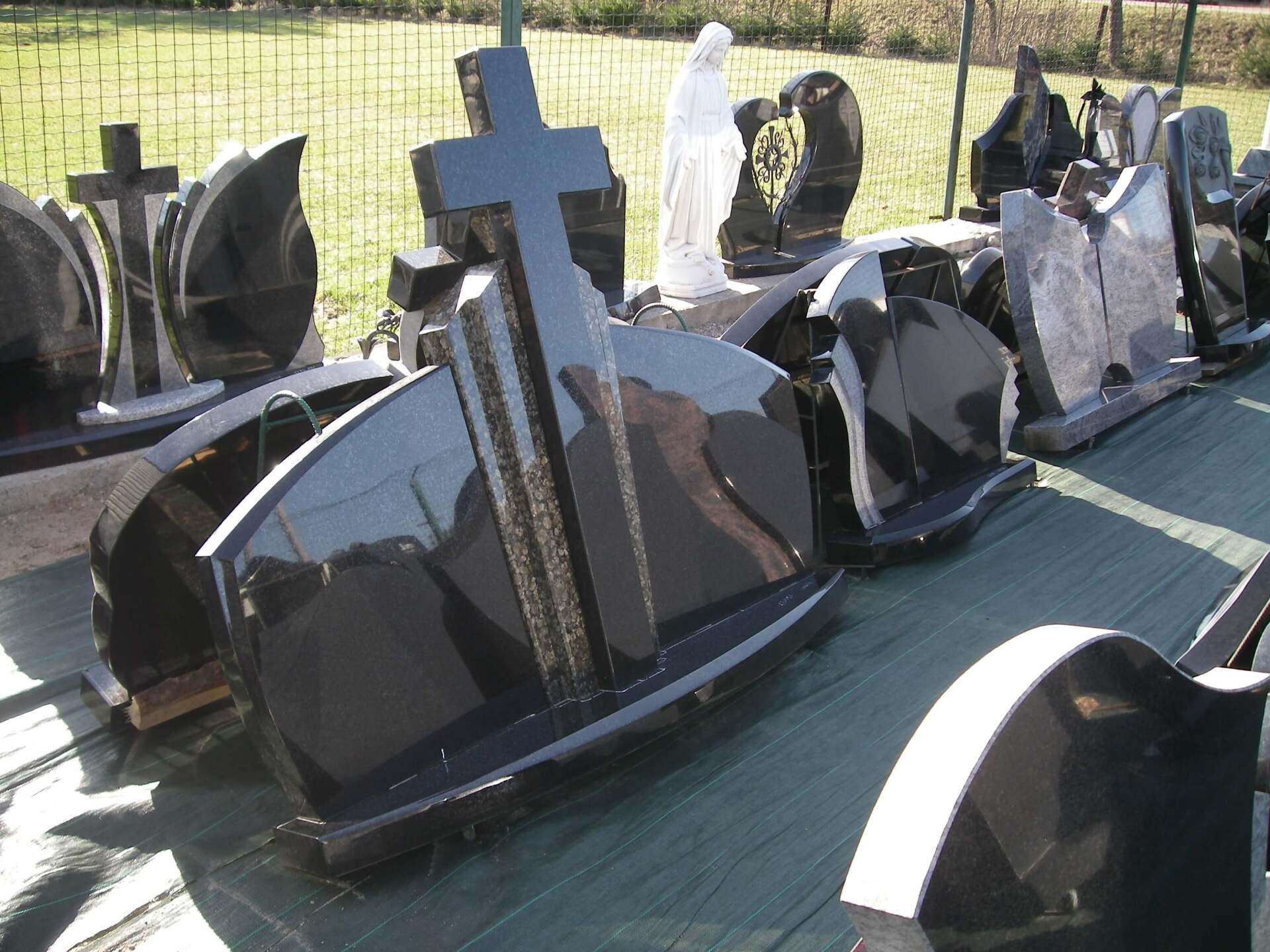 Trijų dalių paminklas