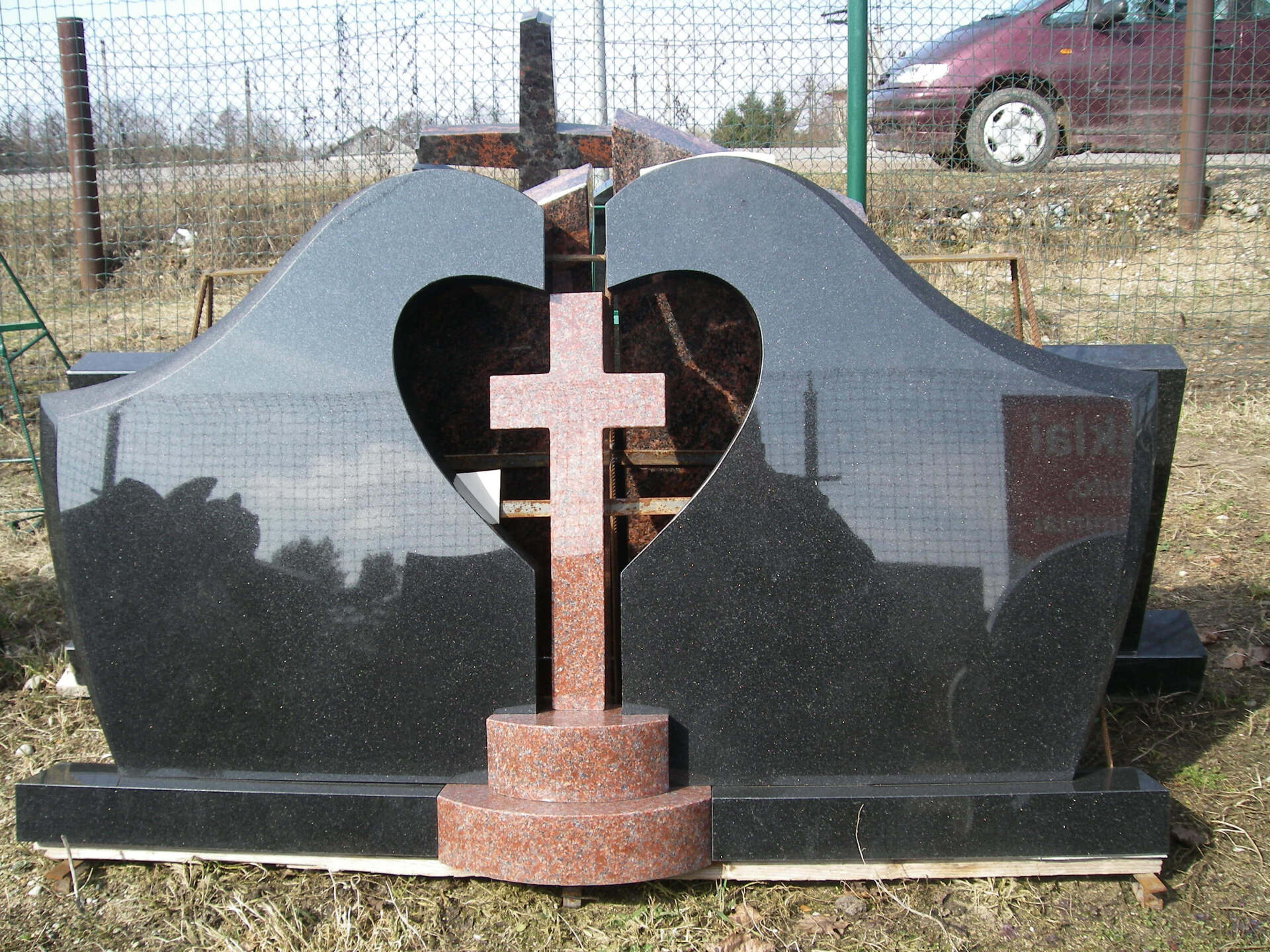 Trijų dalių paminklas