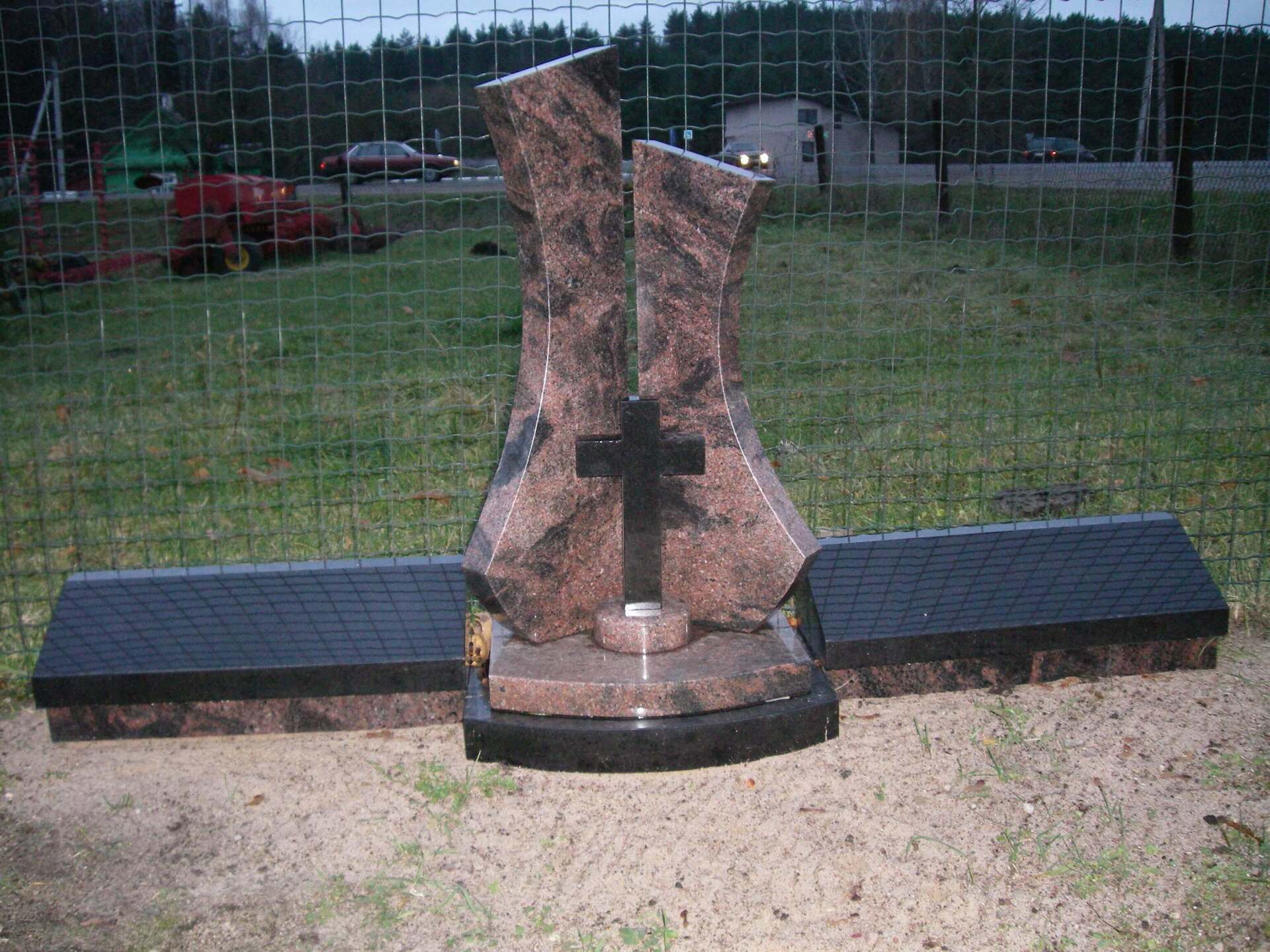 Trijų dalių paminklas