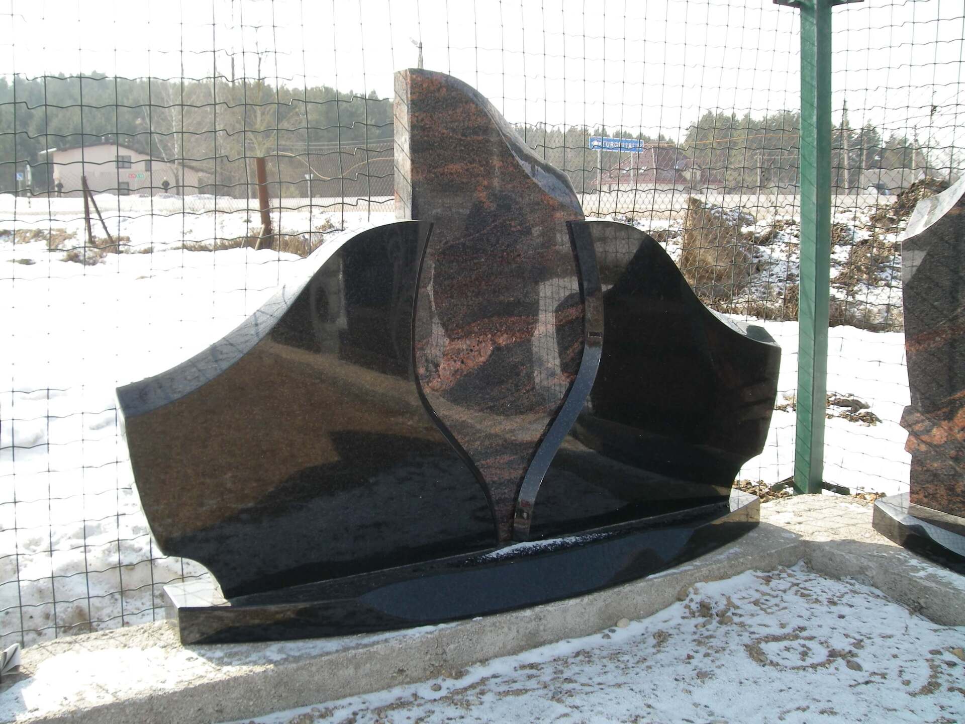 Trijų dalių paminklas