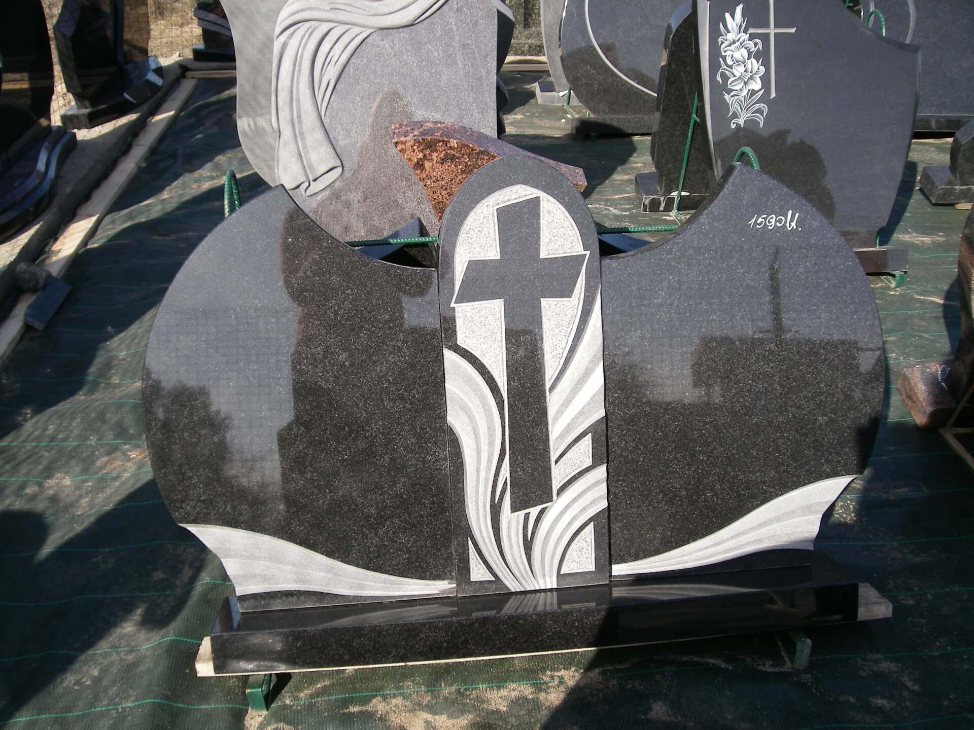 Trijų dalių paminklas