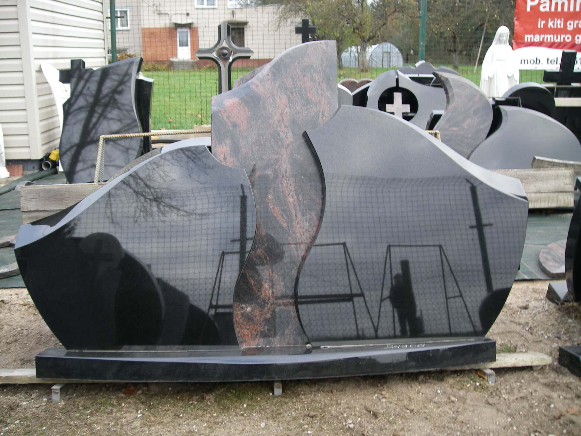 Trijų dalių paminklas