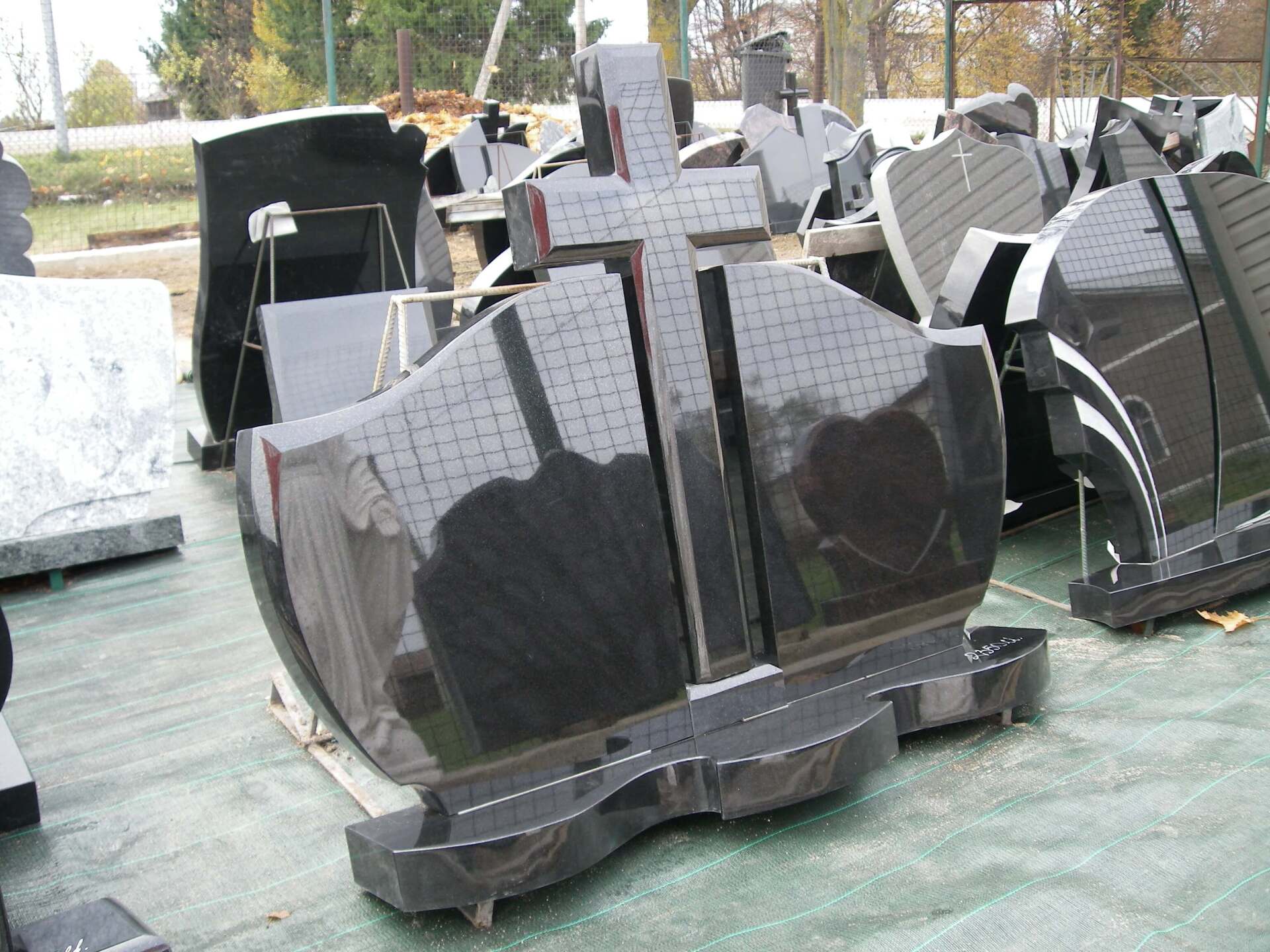 Trijų dalių paminklas