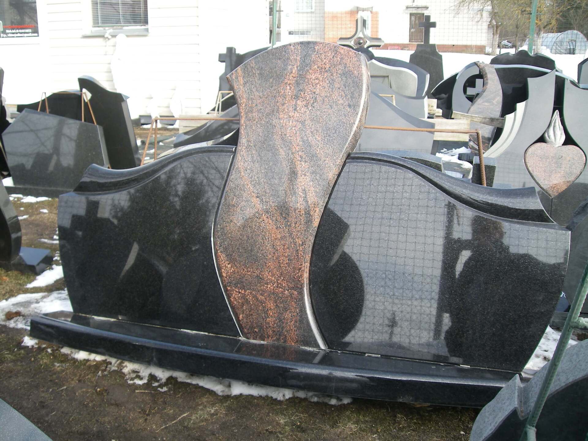 Trijų dalių paminklas