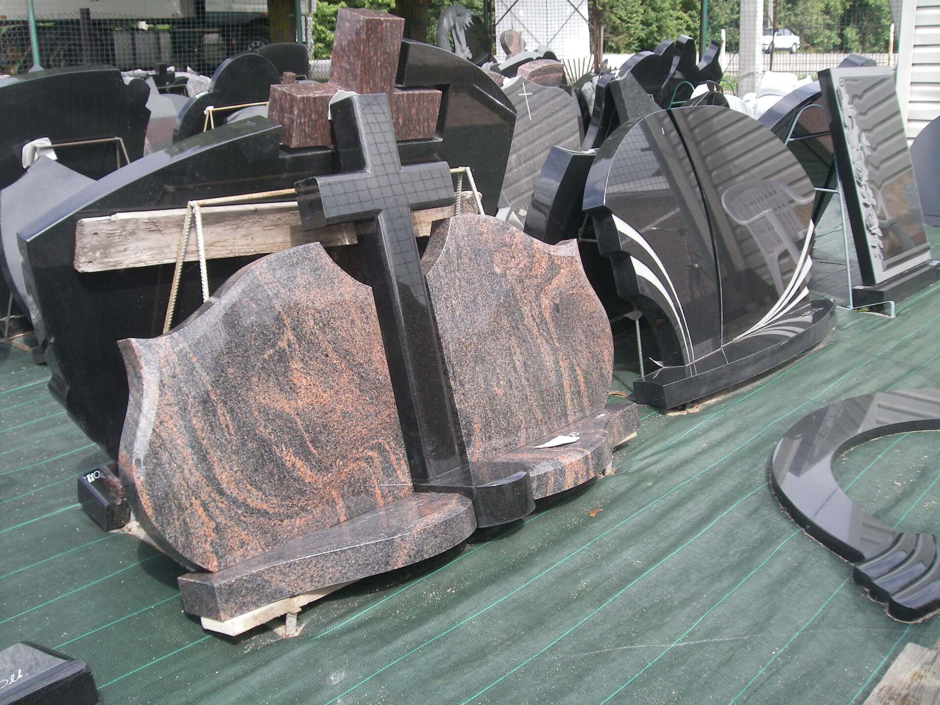 Trijų dalių paminklas