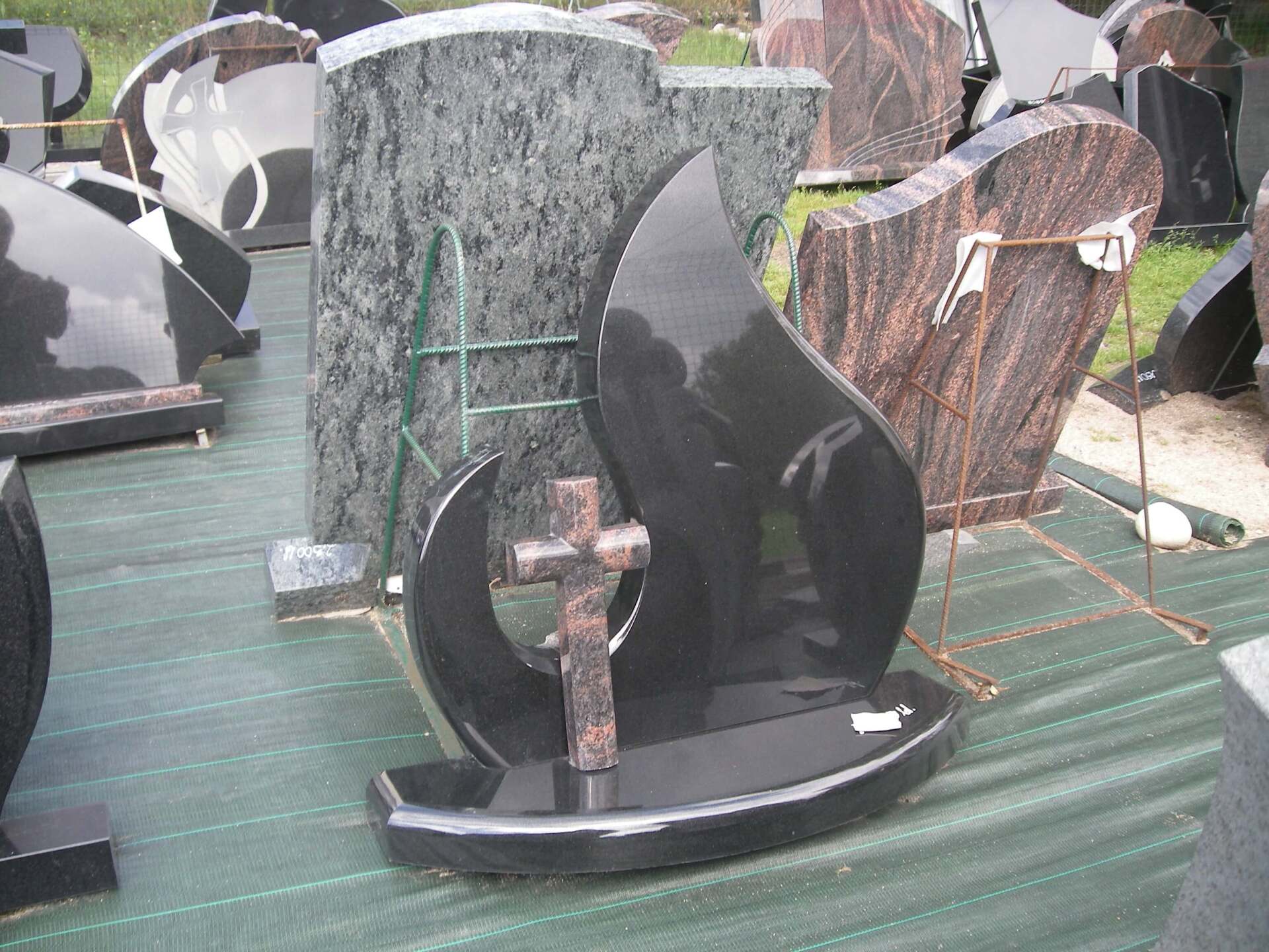 Trijų dalių paminklas