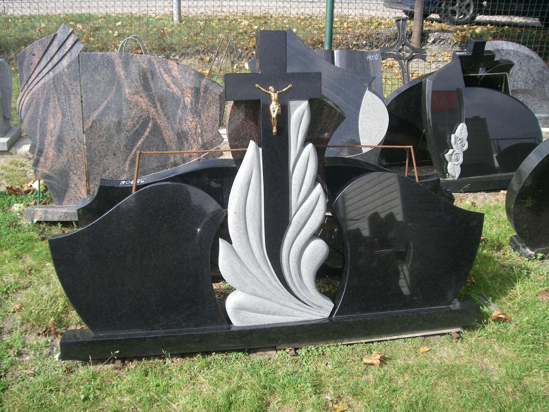 Trijų dalių paminklas