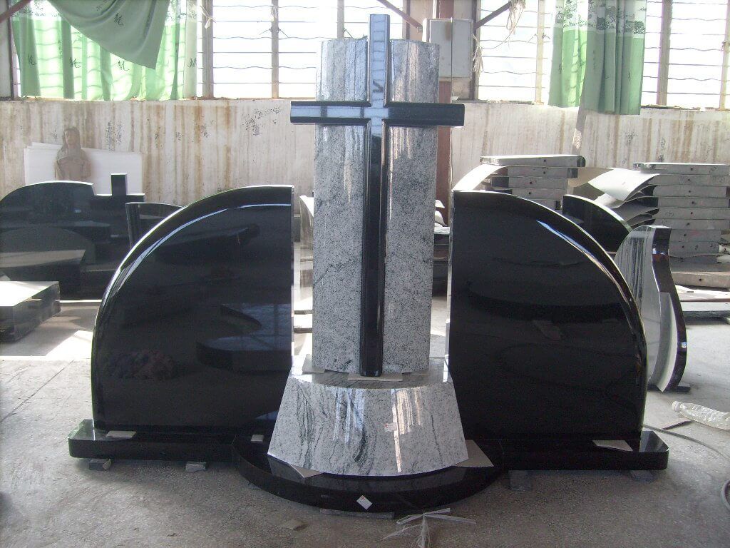 Trijų dalių paminklas