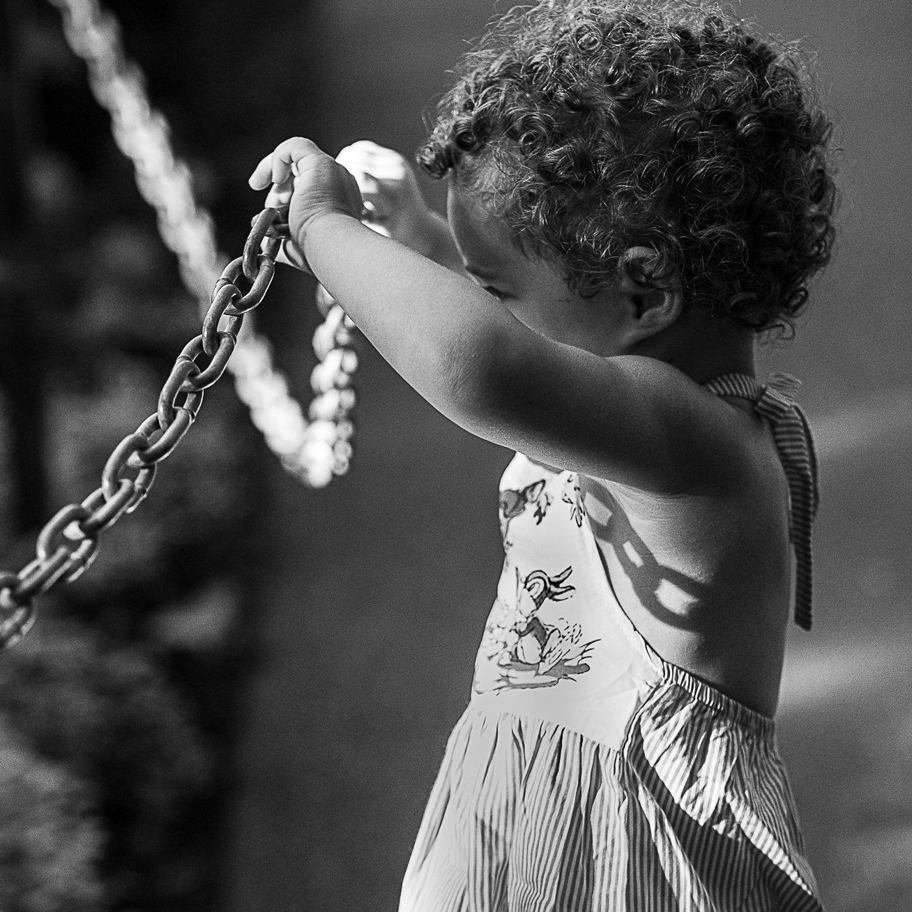 Natalie-DAngelo-Photography-Vancouver-BC-Canada-BlackWhite-Family-Portraits-Visual-Storyteller-young-girl-playing