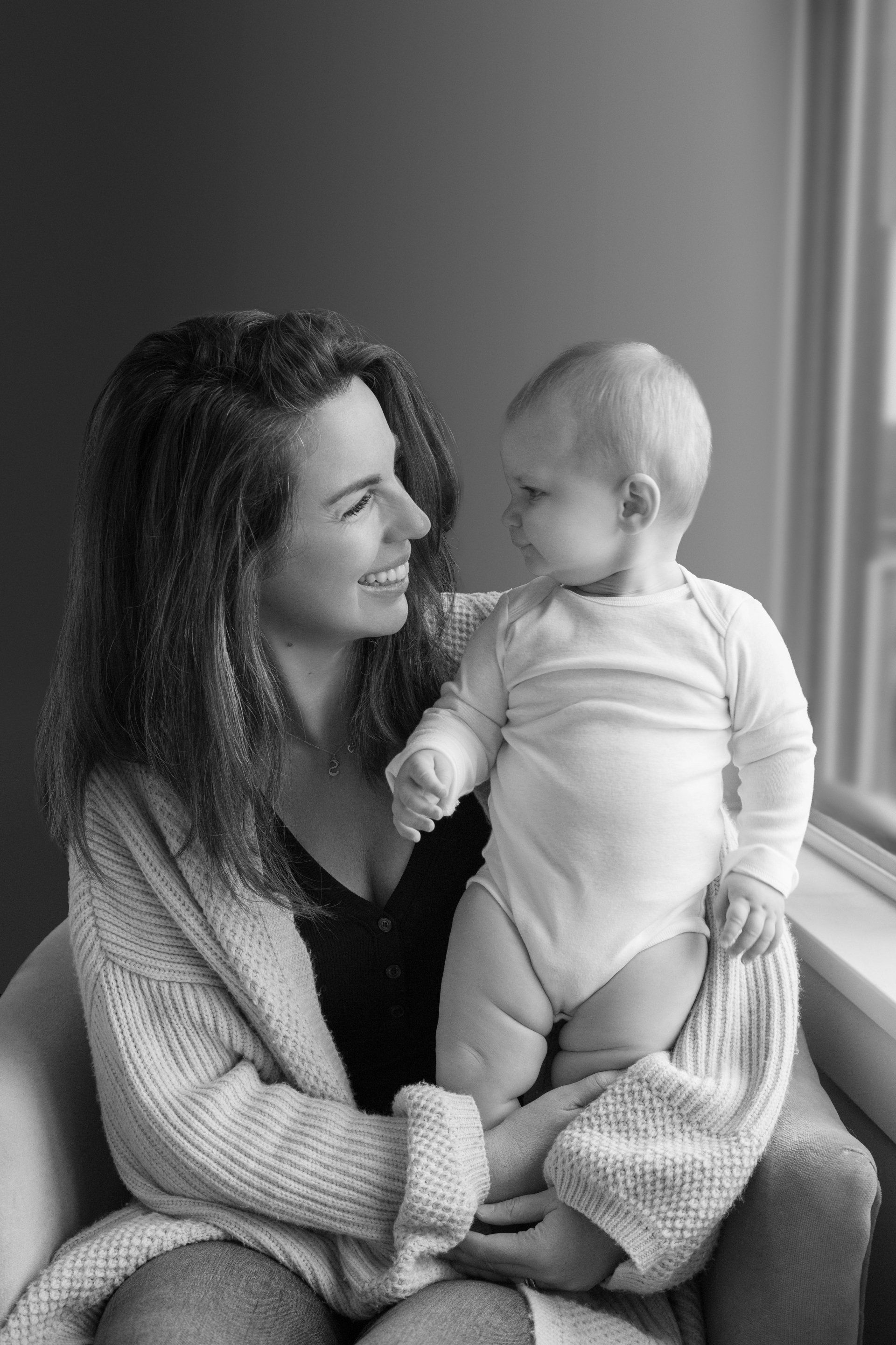 Natalie-DAngelo-Photography-Vancouver-BC-Canada-BlackWhite-Family-Portraits-Visual-Storyteller-mother-baby-looking-each-other