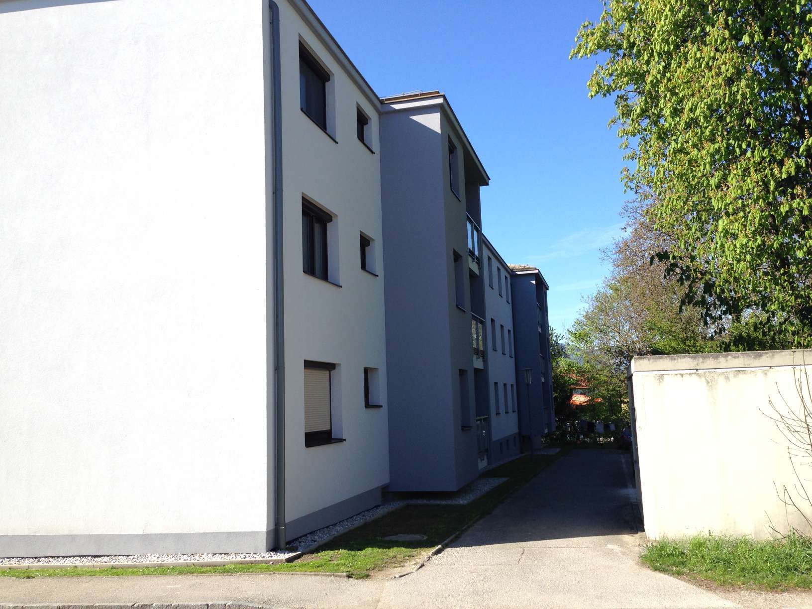 Fassadenrestaurierung bei Wohnblock