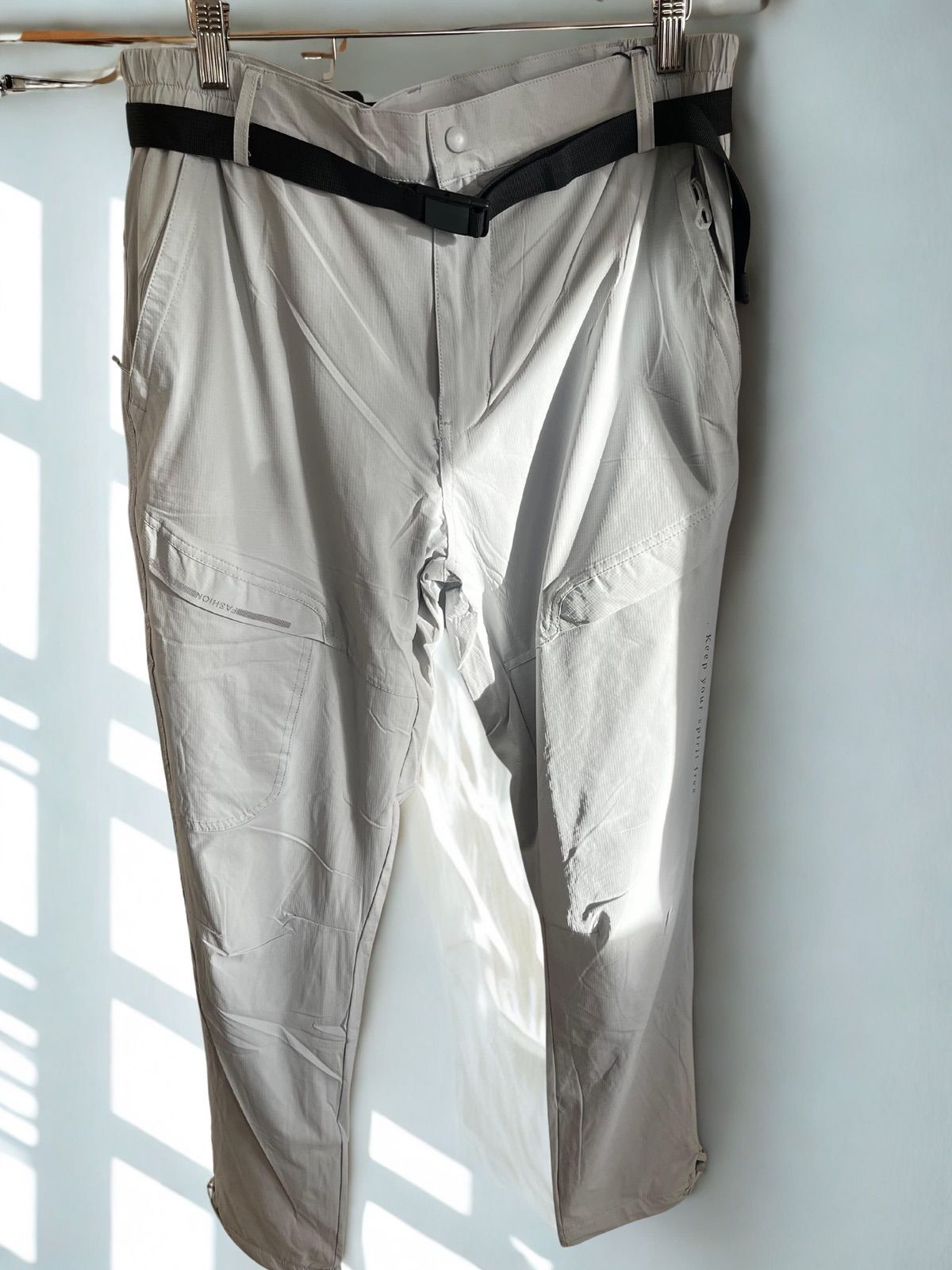 Pantalón frizado gris