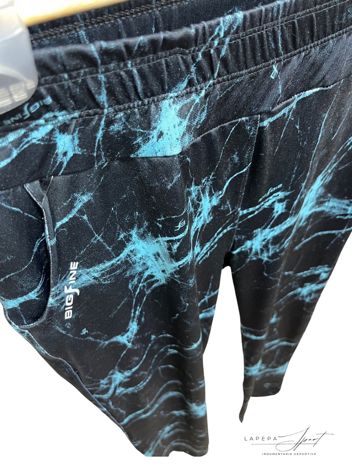 Pantalón recto estampado