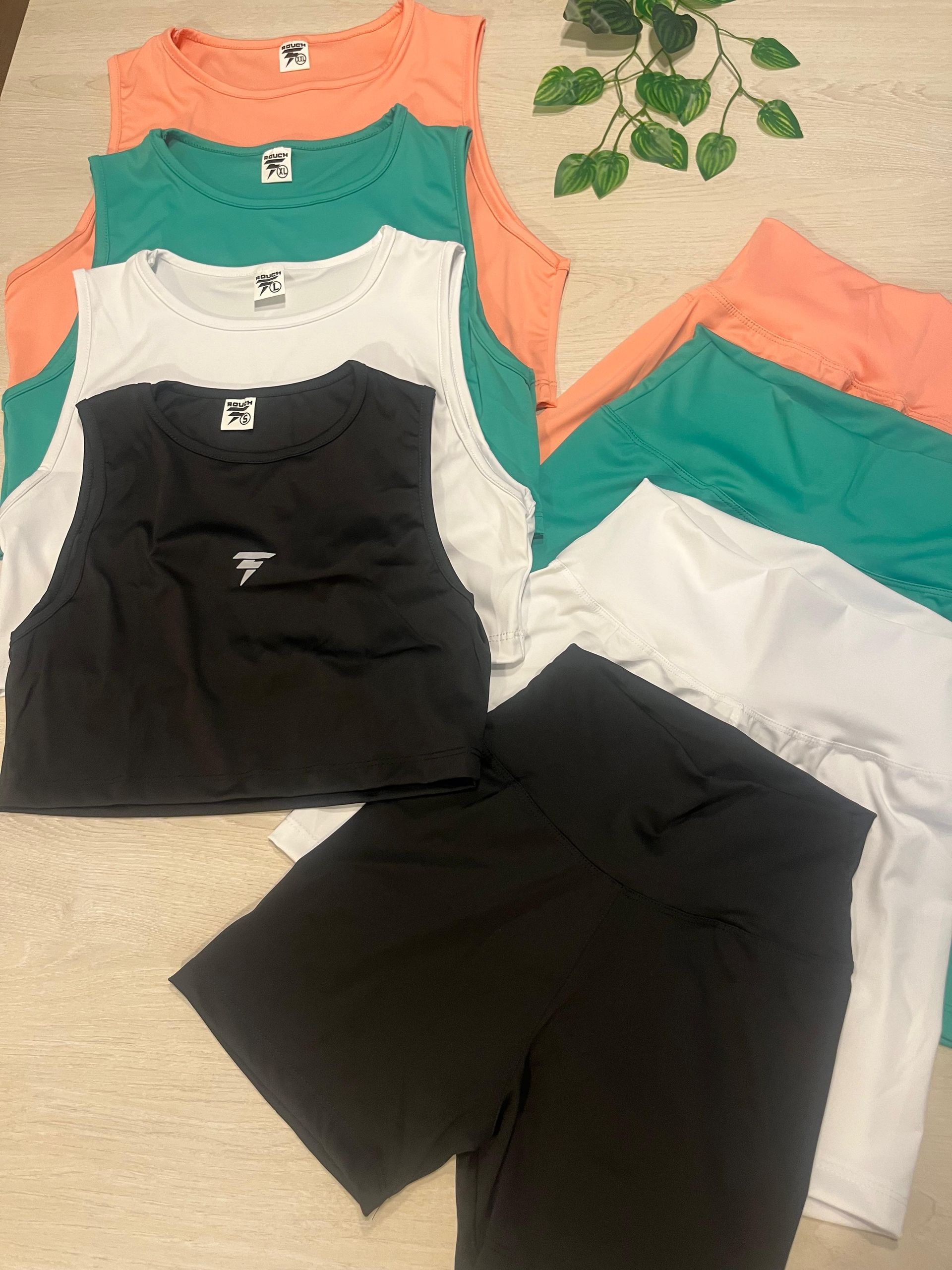 Set crop dos piezas negro