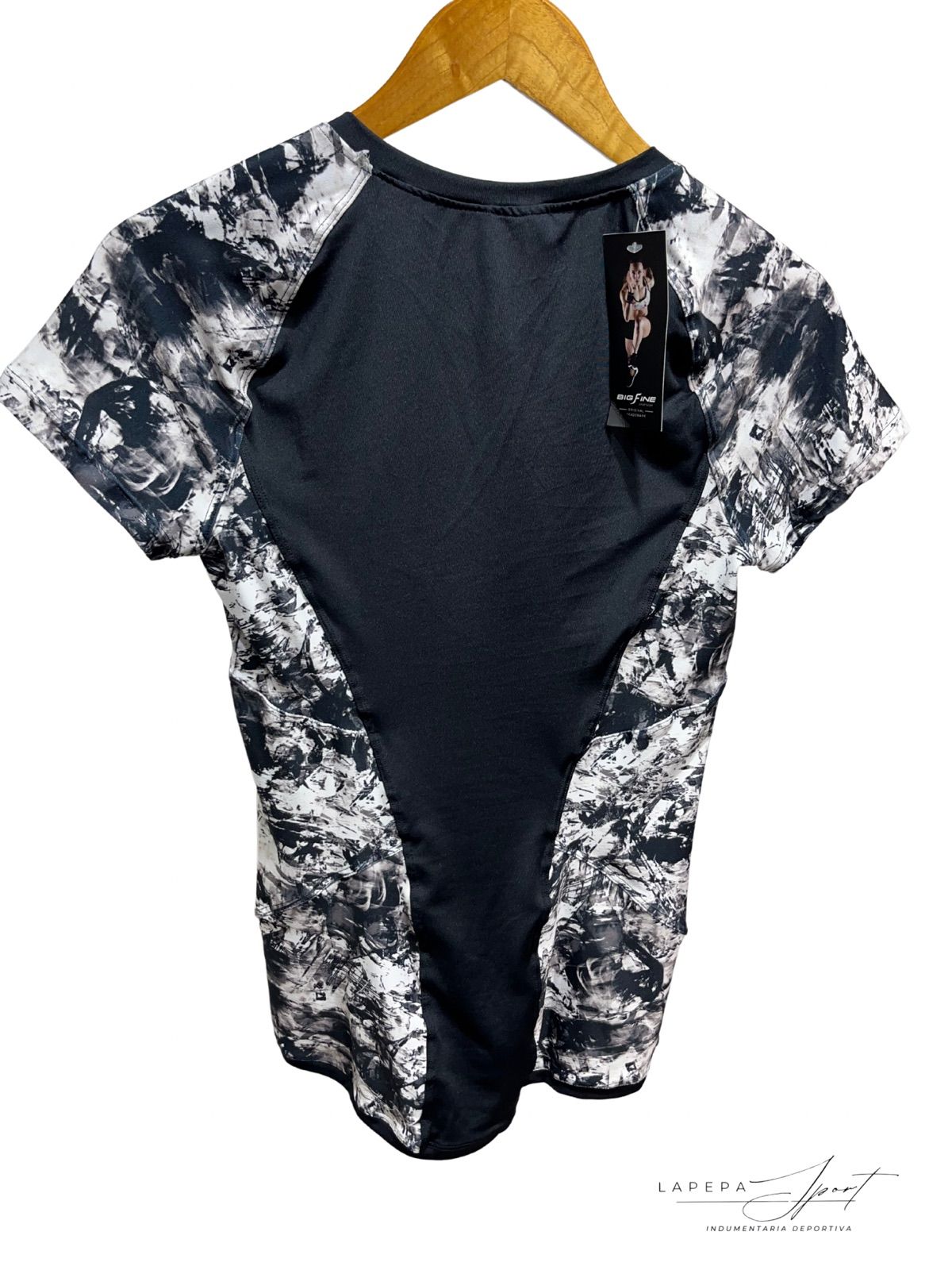 Remera dri-fit sublimada negro