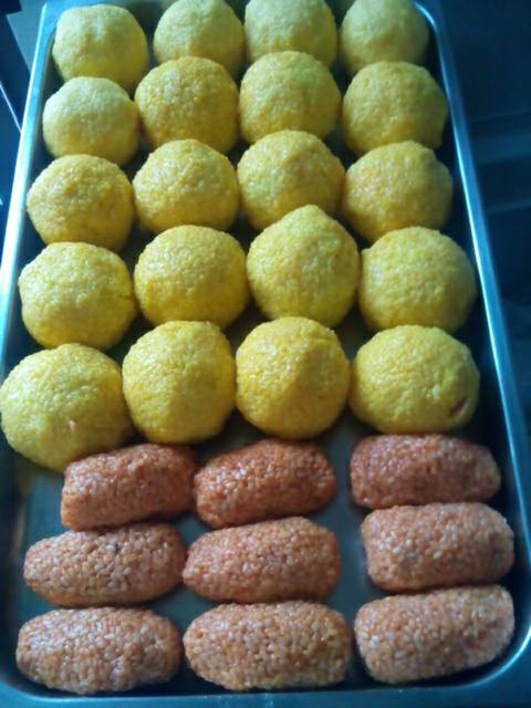 arancini e crocchette pronti per essere friti