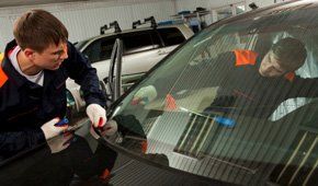 auto windshield installation